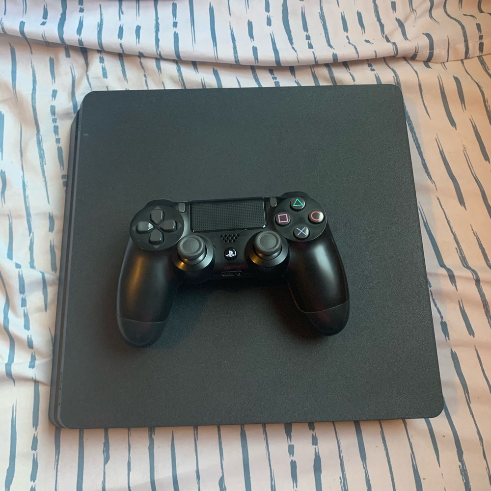 PLAYSTATION 4 PRO